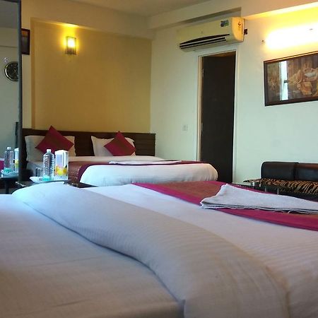 ניו דלהי Airport Hotel Port View מראה חיצוני תמונה