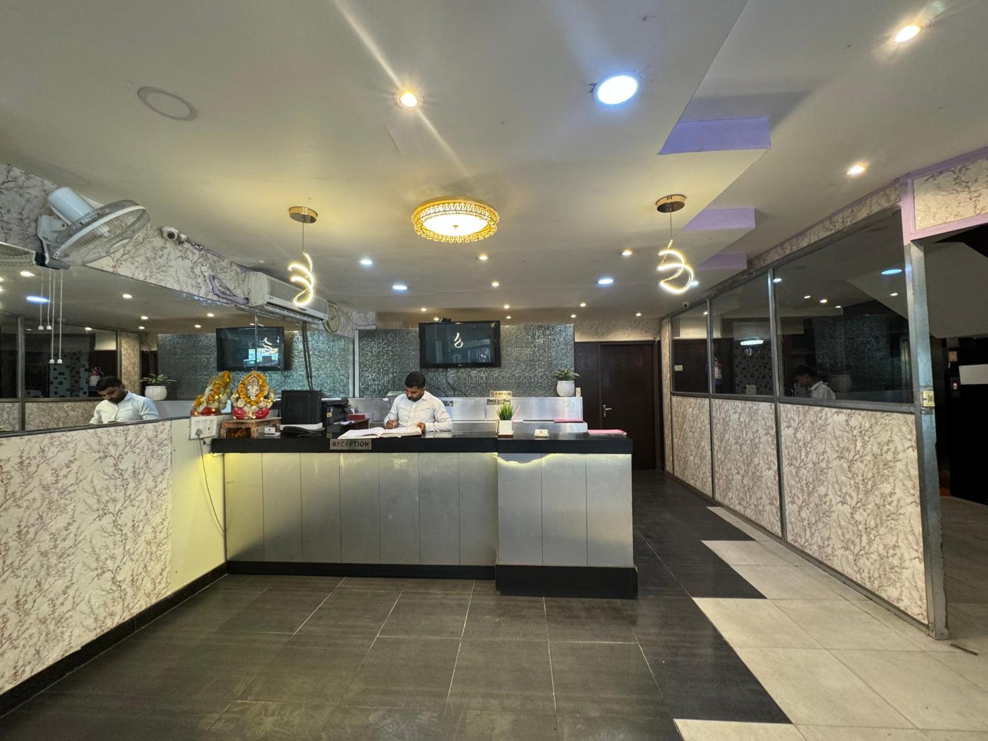 ניו דלהי Airport Hotel Port View מראה חיצוני תמונה