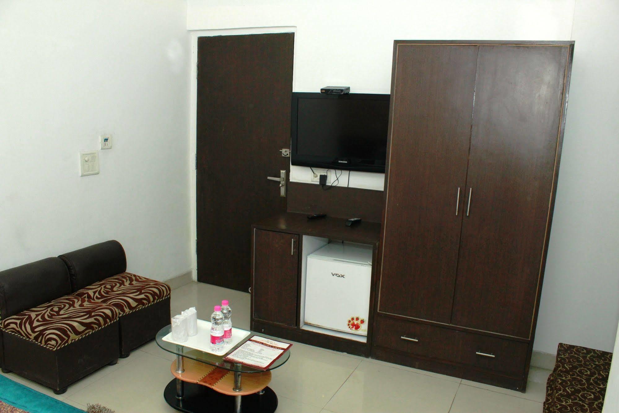 ניו דלהי Airport Hotel Port View מראה חיצוני תמונה