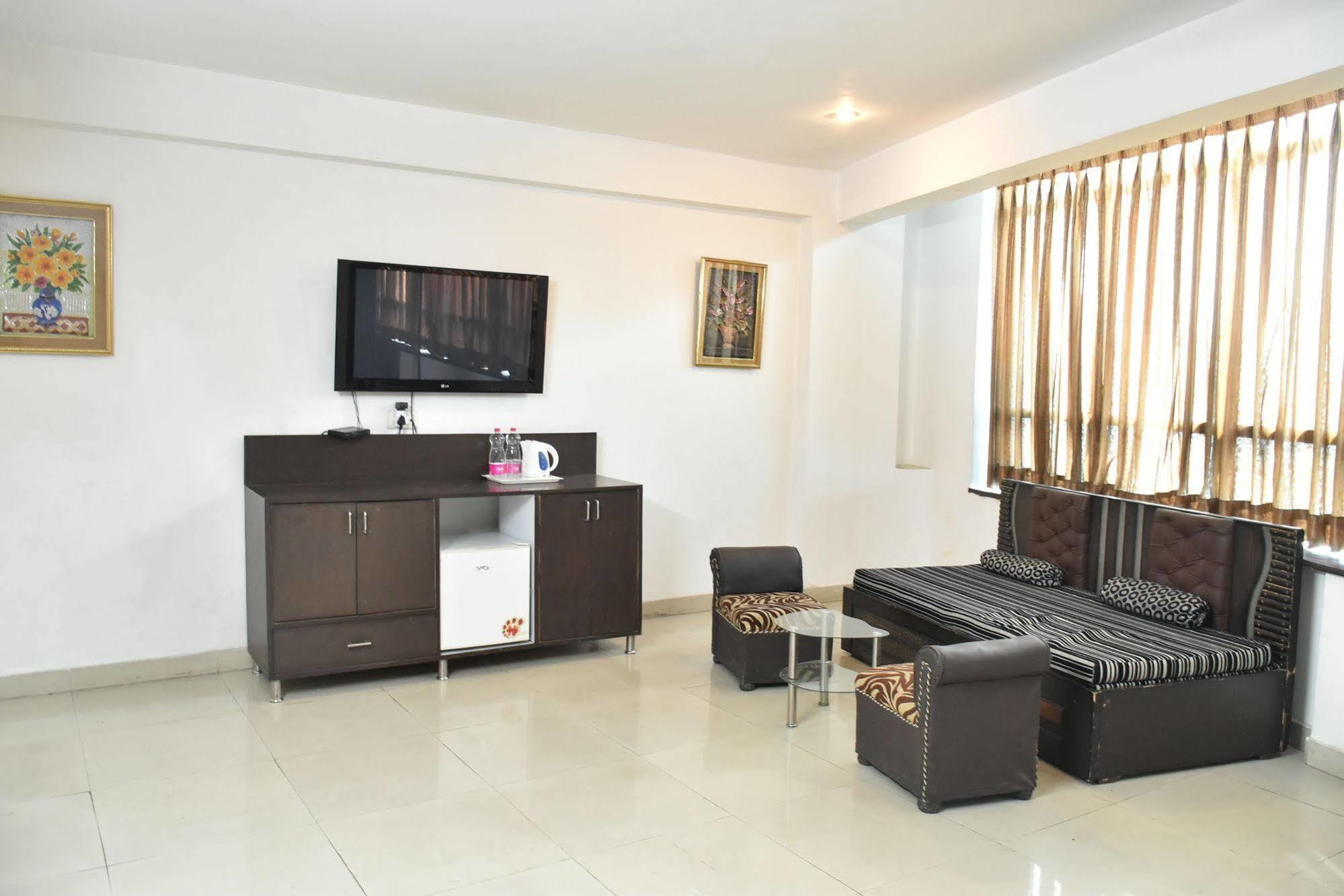 ניו דלהי Airport Hotel Port View מראה חיצוני תמונה